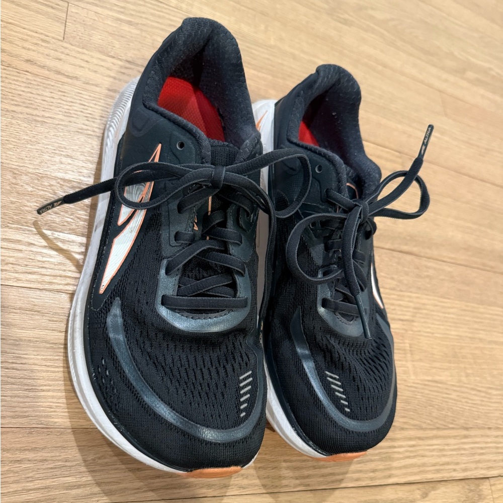 Altra Paradigm 6 Running Shoe